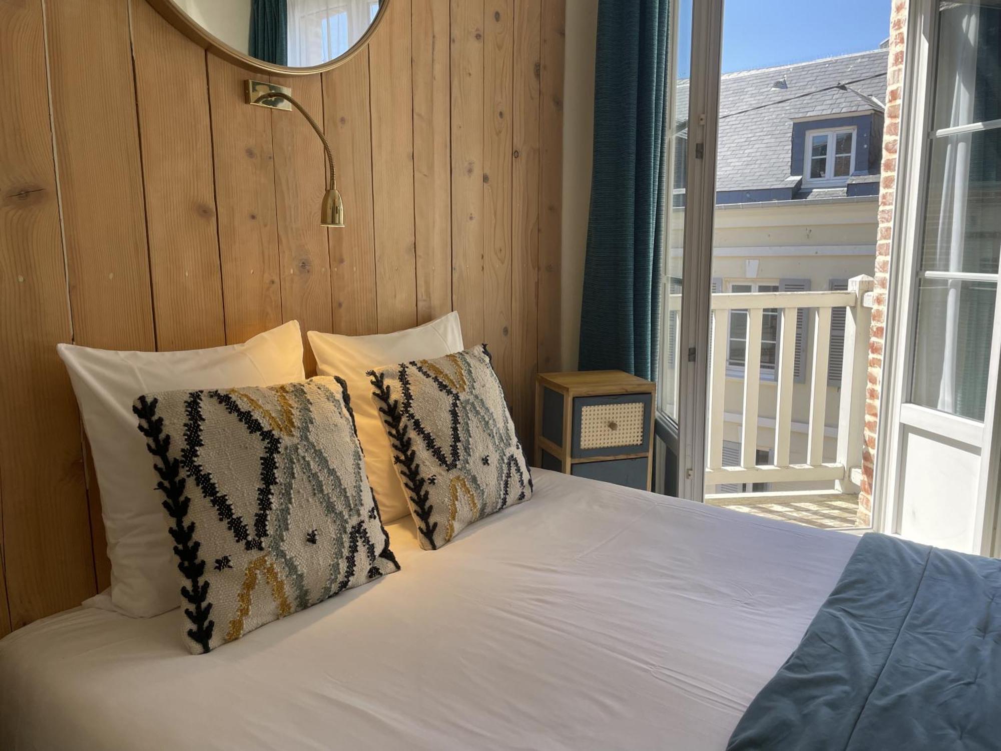 Le Trouville - Hotel De Charme Экстерьер фото